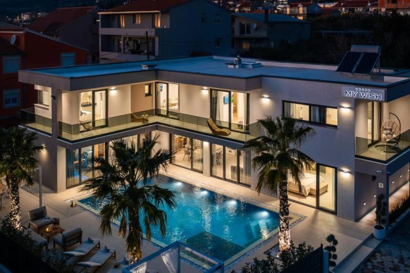 Luxury Villa My Wish With Pool Kaštel Stari Exteriör bild